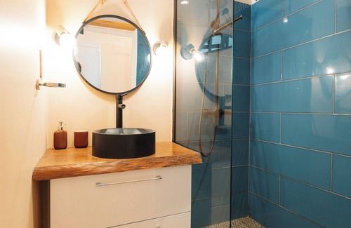 Le Camas Apartment | Bright 4-person apartment close to town center