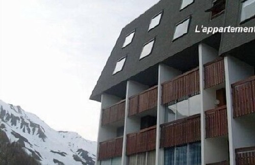 Allos Apartment | Bright 4-person wifi Internet studio at the foot of the slopes and shops