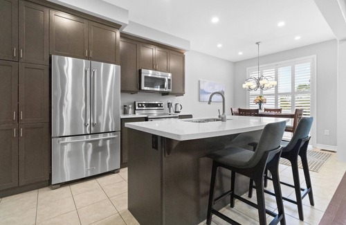 Halton Regional Municipality House | Bright 5BR Milton Home~Main Floor Bedroom Retreat