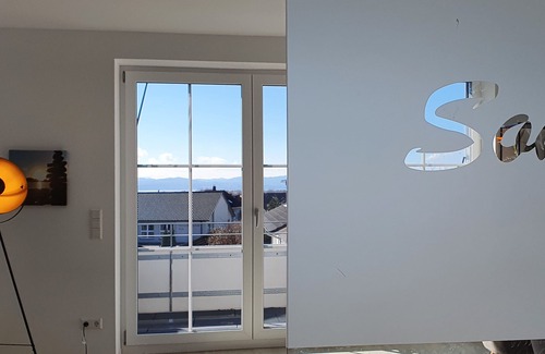 Kressbronn Apartment | Bright and modern Sonnenglück vacation apartment with large balcony