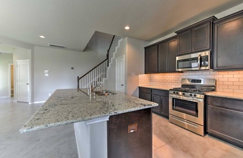 Rosenberg House | Bright & Airy 3BR Home Near OakBend Med Center - Perfect for Families & Nurses