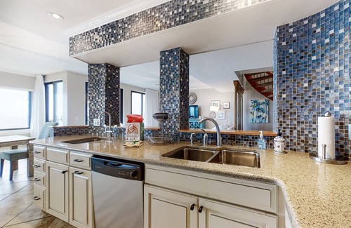 Fernandina Beach Condo | Bright & airy oceanfront condo with pool, huge balcony, washer/dryer & AC