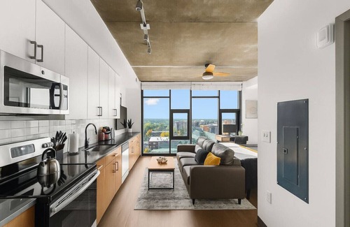 Five Points South Apartment | Bright + Airy Studio | Perfect City Escape 9