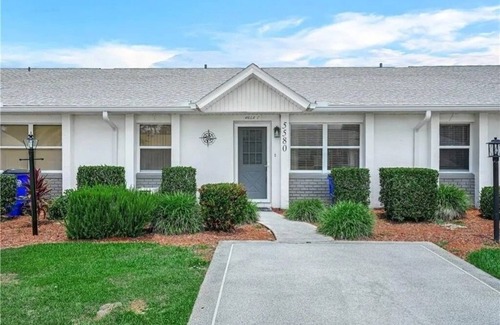 Sun 'N Lake Villa | Bright & Airy Sun 'N Lake Golf Course Villa - Perfect for a relaxing getaway