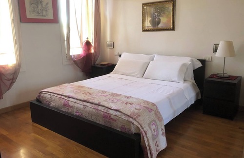 Pagnano Apartment | Bright and airy, this is the spirit of the house, with pets allowed.