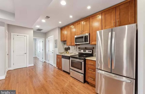 Trinidad Condo | Bright and Airy 1BR Full Kitchen in Prime DC Spots