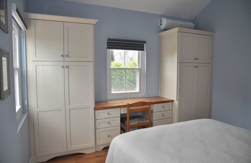 Warwick Cottage | Bright and Airy Bermuda Cottage