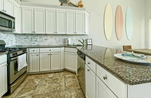 Sea Isle City Condo | Bright and Airy Condo. One block to the Beach. Great location.
