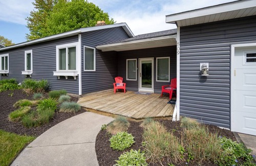 Holland Cottage | Bright and Airy Cottage walking distance to Holland State Park