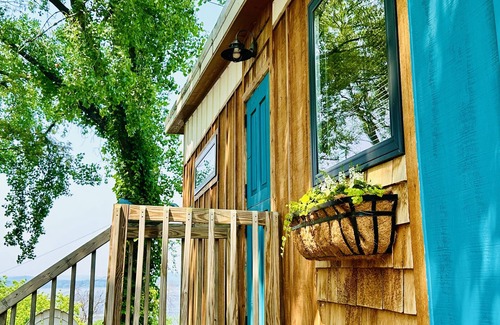 Lake City House | Bright and airy tiny home close to quaint river towns!