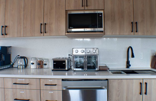 Faraday Cottage | Bright and Beautiful Brand New Cozy Lake Front Cottage in Bancroft
