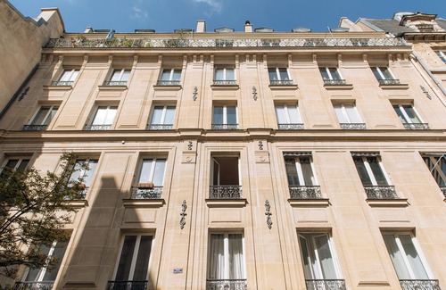 Marais Apartment | Bright and Central Studio Apartment for 2, Paris