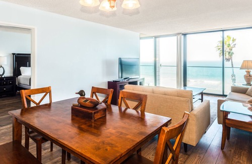 North Pacific Beach Condo | BRIGHT AND CHEERY CONDO WITH FULL OCEAN VIEWS - PACIFIC BEACH PERFECTION