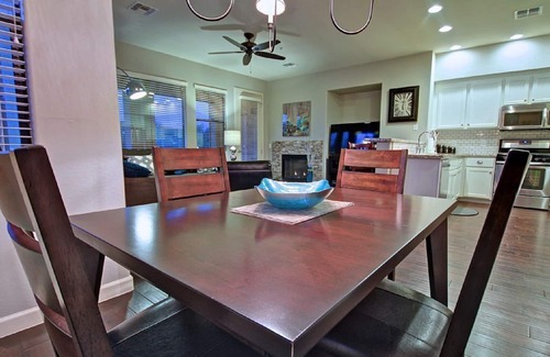Talon Retreat House | Bright and Clean! - Encore Gated Community - Contemporary Furniture -