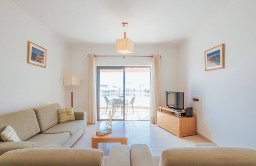 Porto de Mos Apartment | Bright and comfortable 2 Bedroom apartment in Porto de Mos by Ideal Homes