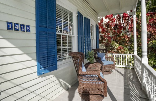 Meadows House | Bright and Comfortable 3 bedroom/2.5 bath Classic Conch in the Meadows
