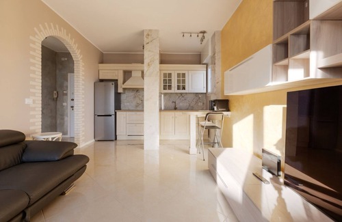 Niguarda Apartment | Bright and cozy 50 sqm apartment, capable of accommodating up to 4 people, located on the fifth floor of a building with an elevator. The accommodation is situated a 15-minute walk from Niguarda Hospital and just a few minutes' walk from Milano Parco Nor