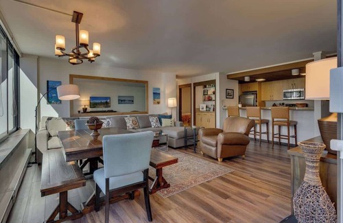 Brockway Apartment | Bright and Cozy Lakeview Retreat #59