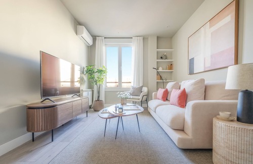 Moncloa - Arguelles Apartment | Bright and elegant apartment in Argüelles