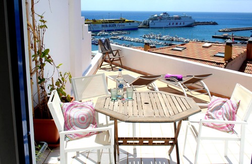 Morro Jable House | Bright and friendly corner house over the harbor of Morro Jable