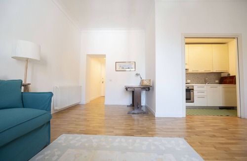 San Lorenzo Apartment | Bright and Lovely Apartment in San Lorenzo