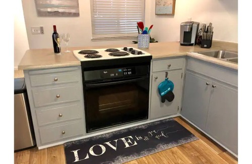 Chico Apartment | Bright and Modern 2 Bedroom in Downtown Chico