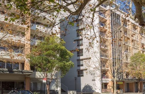 Waterloo Apartment | Bright and Modern Apartment in Amazing Location