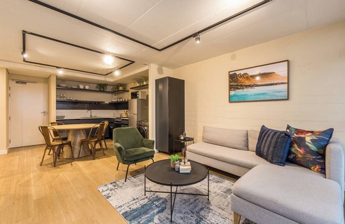 Schotsche Kloof Apartment | Bright and Modern Bo Kaap Escape