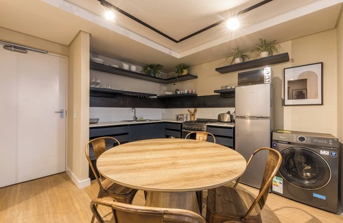 Schotsche Kloof Apartment | Bright and Modern Bo Kaap Escape