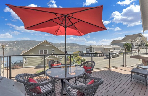 Central Okanagan House | Bright and Open Lakeview 2 Bedroom and Loft Cottage at La Casa!