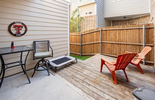 Irving House | Bright and Spacious 3 Bedroom Townhome, Minutes from DFW Airport