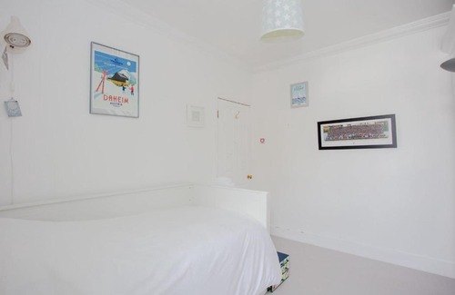 Earlsfield House | Bright and Spacious 5 Bedroom Family Home Near Wimbledon