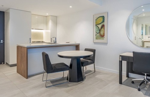 Fortitude Valley Apartment | Bright and Sunny 1Bedroom Apartment + Rooftop Pool