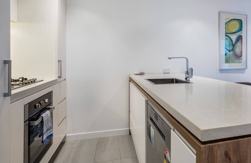 Fortitude Valley Apartment | Bright and Sunny 1Bedroom Apartment + Rooftop Pool