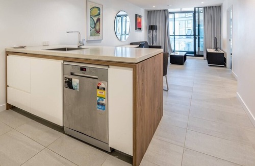 Fortitude Valley Apartment | Bright and Sunny 1Bedroom Apartment + Rooftop Pool