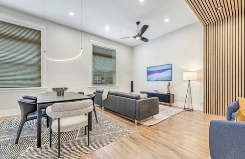 Walnut Hills Apartment | Bright and Sunlit 3 Bdrm 2 Bath
