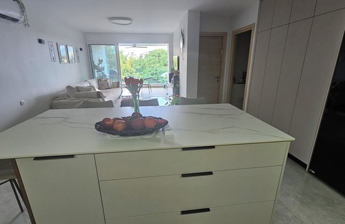 Tel Aviv Apartment | Bright and sunny Ramat Aviv Gimel on shuster near TA university