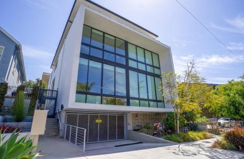 Bankers Hill House | Bright and Trendy - Panoramic - Chic - Prime Location