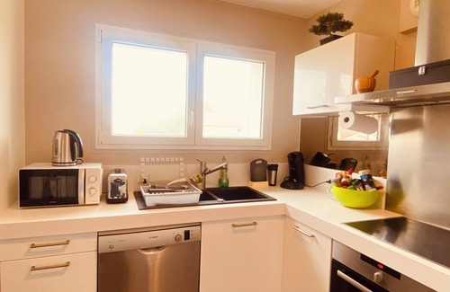 La Teste-de-Buch Apartment | Bright and unoverlooked apartment