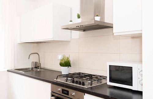 San Giovanni Apartment | Bright and welcoming two bedrooms apartment a stone's throw from the Colosseum