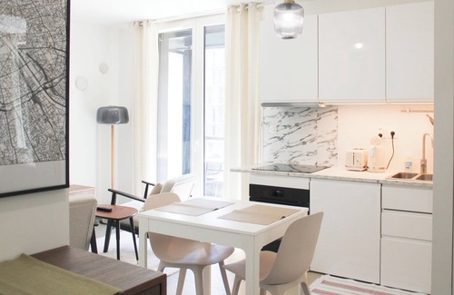 Asnieres-sur-Seine Apartment | Bright apartment in Asnières-sur-Seine