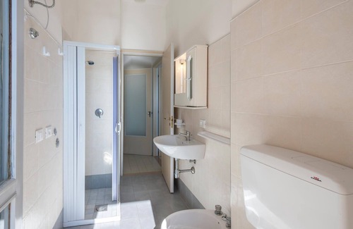 Ponte Sasso Apartment | Bright apartment in a building located directly on the beach of Torrette di Fano.