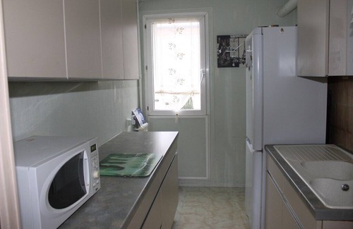 Cahors Apartment | Bright apartment, 10 mn walk from town center, Valentré bridge, private parking.