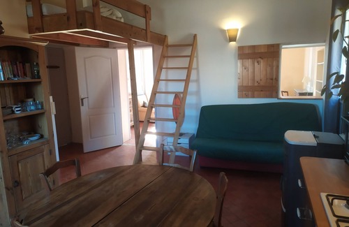 Malaucene Apartment | Bright apartment at the foot of the Ventoux