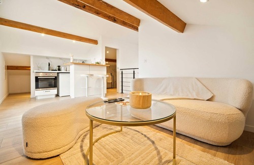 Saint-Tropez City Centre Apartment | Bright apartment - AC- 2P - Center of St Tropez