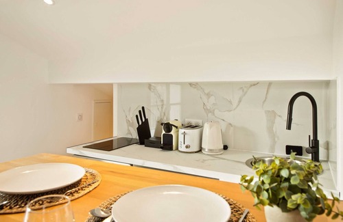 Saint-Tropez City Centre Apartment | Bright apartment - AC- 2P - Center of St Tropez