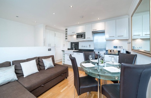 Cantelowes Apartment | Bright apartment in Camden Town, Greater London