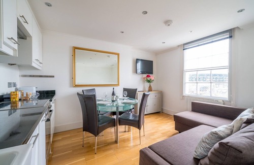 Cantelowes Apartment | Bright apartment in Camden Town, Greater London