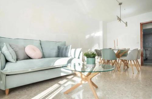 El Molinillo Apartment | Bright Apartment in Central Málaga, 100 m²