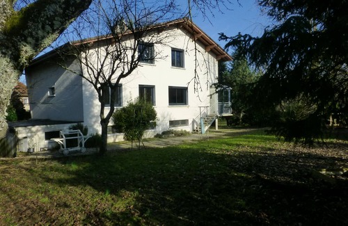 Seynod House | Bright apartment in house with garden "les pics-verts"